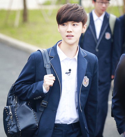 制服姿の呉亦凡、鹿晗、周冬雨　あなたのお気に入りは？