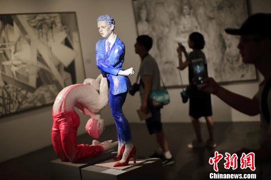 南京蕓術學院で卒業(yè)制作展開催　キャンパスがアート文化広場に