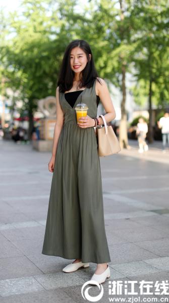 夏のファッションをチェック！ファッションコーデの主役「ネックライン」