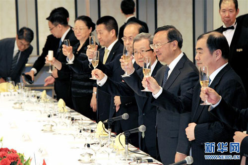 楊潔チ國(guó)務(wù)委員が日本の友好団體と會(huì)談