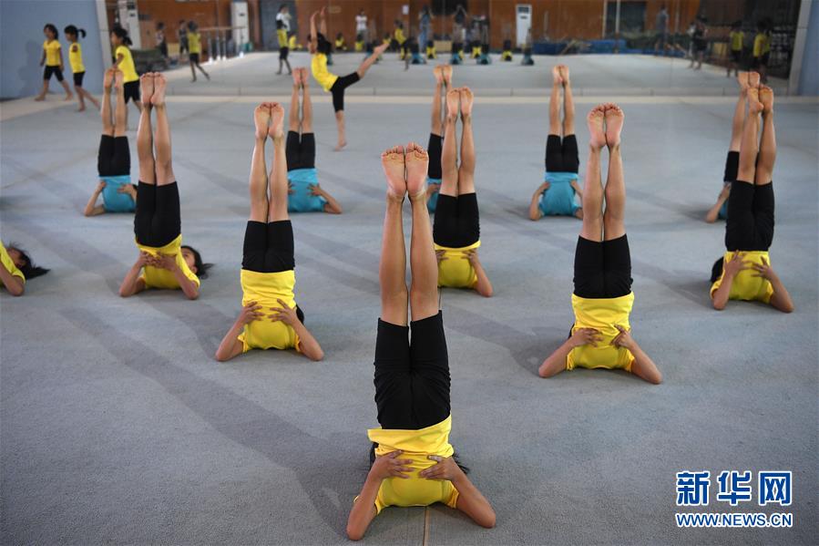 夢を抱き、トレーニングに勵む體操キッズたち