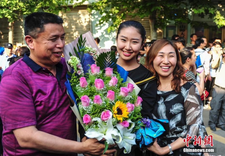 中國の大學統(tǒng)一入學試験、ほとんどの地域で終了