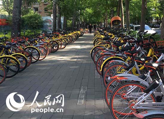 シェア自転車の駐輪、「電子柵」による規(guī)範化を検討