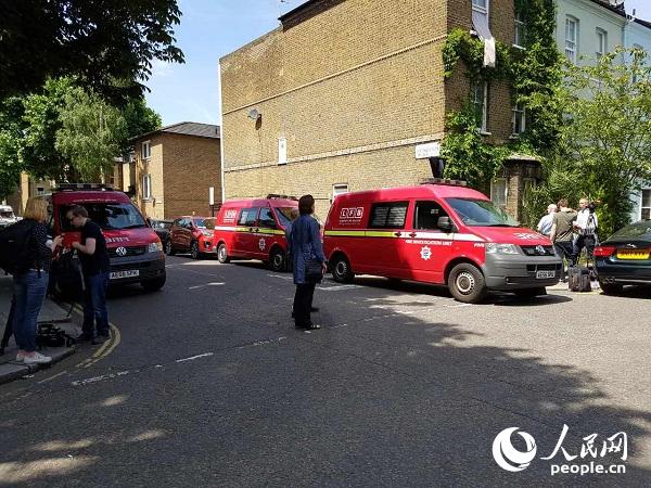 ロンドン西部の高層住宅で火災(zāi)発生　12人死亡