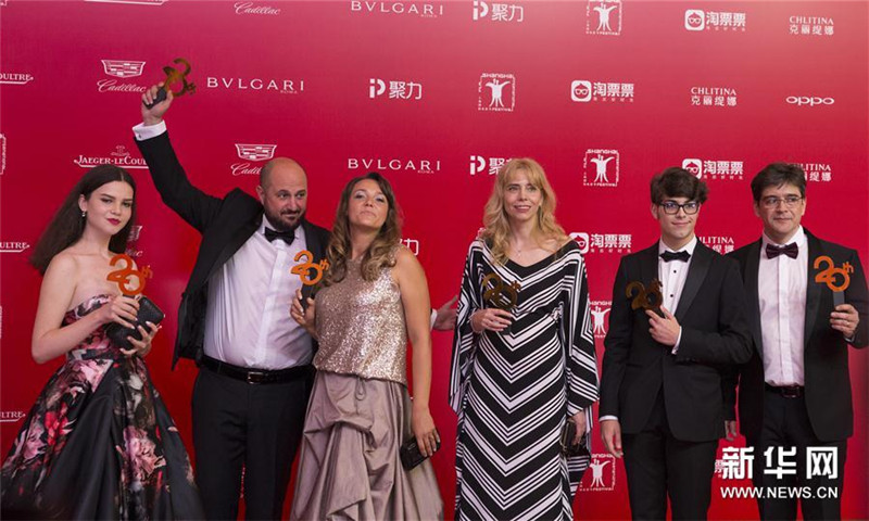 上海國際映畫祭閉幕　「青霞仙子」アテナ?チューがレッドカーペットに登場