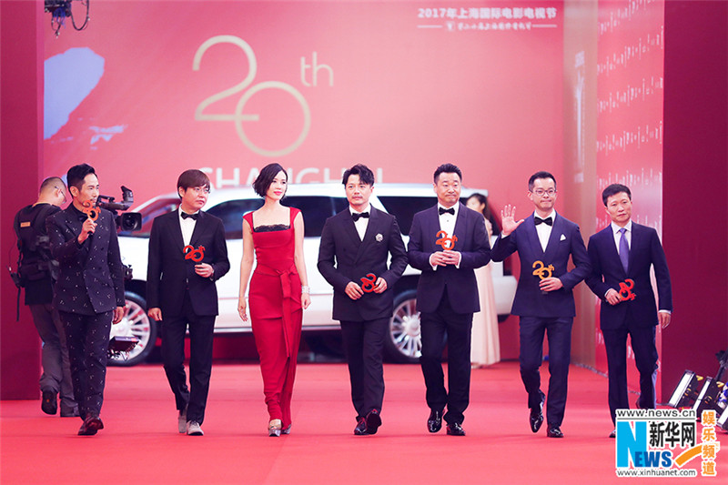 上海國際映畫祭閉幕　「青霞仙子」アテナ?チューがレッドカーペットに登場