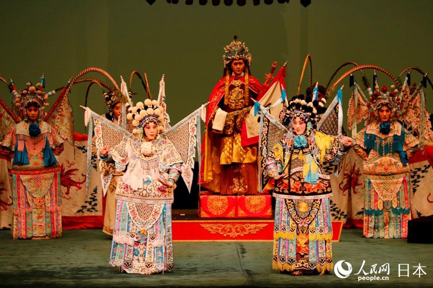 天津京劇院が東京で京劇「楊門女將」を上演