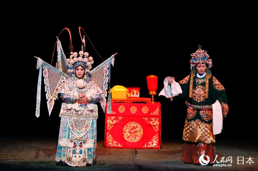 天津京劇院が東京で京劇「楊門女將」を上演