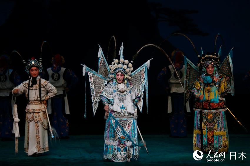 天津京劇院が東京で京劇「楊門女將」を上演