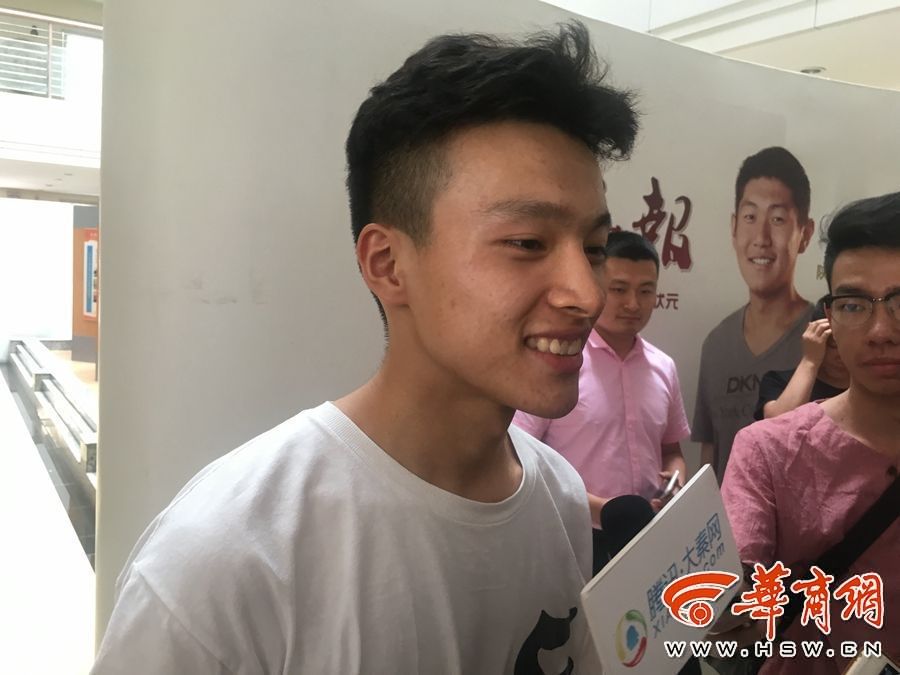 大學入試史上「最もイケメンの文系主席合格者」が話題に　陝西省