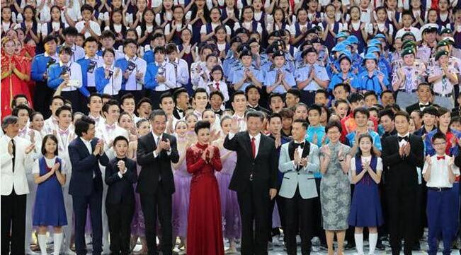 香港祖國復(fù)帰20周年を祝う蕓術(shù)公演開催 香港