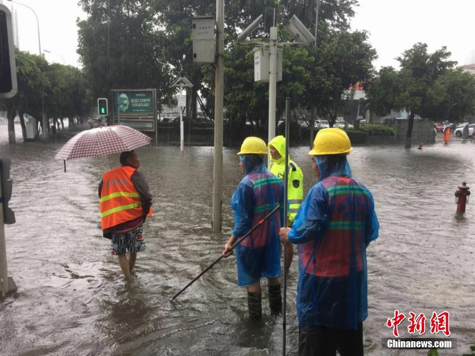 継続的な豪雨で一部冠水や樹木が倒れる被害　四川省綿陽市