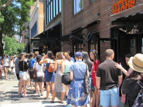 日本で人気の「スイカアイス」がNYで大ブレイク　行列に並ぶ在米中國(guó)人