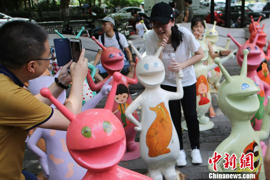 「吃貨星人」南京に現(xiàn)る！