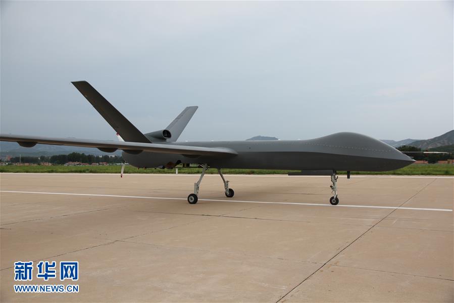 中國量産型無人機「彩虹-5」、テスト飛行に成功