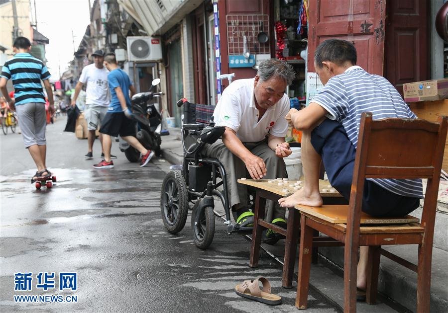 暑い夏を満?jiǎn)摔筏瑜?></td></tr><tr><td class=