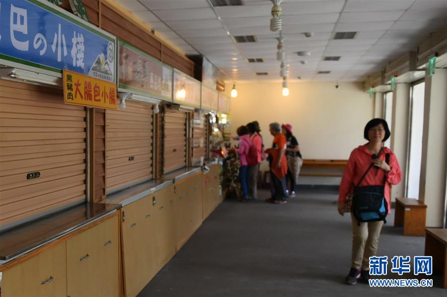 夏休みの観光シーズンも客足伸びず、露店も閑散　臺(tái)灣地區(qū)