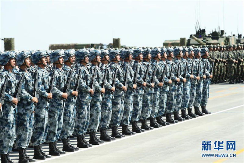 ＜寫真で見る＞中國(guó)人民解放軍建軍90周年記念軍事パレード