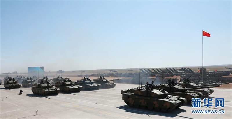 中國(guó)人民解放軍建軍90周年記念軍事パレード、半數(shù)の武器裝備が初閲兵