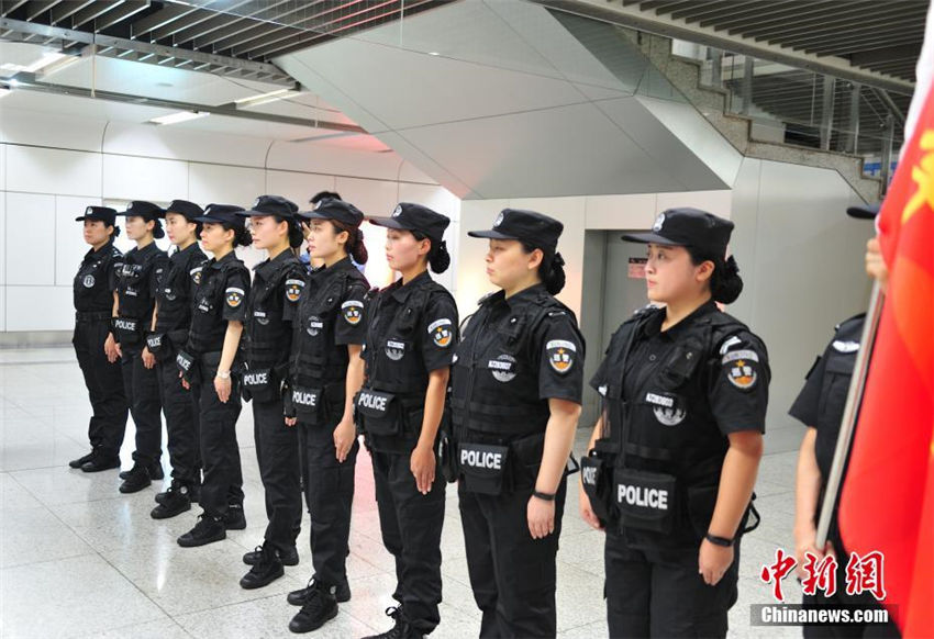 南京地下鉄に女性警察官によるパトロール部隊登場