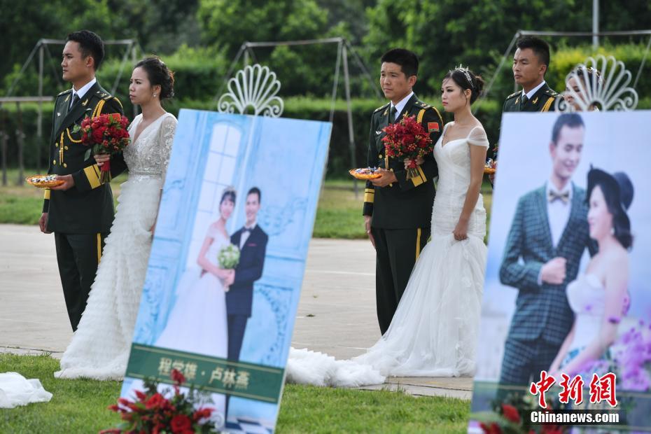 中國(guó)人民解放軍陸軍第75集団軍、軍人22人のために集団結(jié)婚式を開催