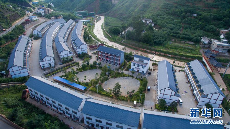 雲(yún)南魯?shù)榈卣黏槿?、復興後の被災地を上空から俯瞰　雲(yún)南省