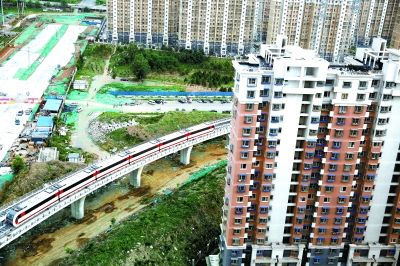 北京市初のリニアモーターカー試運(yùn)転開(kāi)始