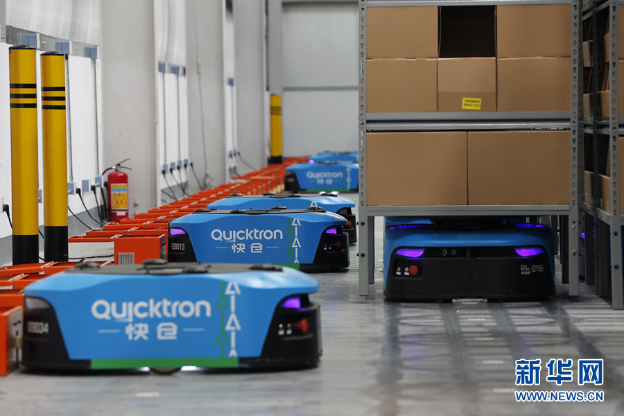 スマート物流倉(cāng)庫(kù)、ロボットがピッキングを擔(dān)當(dāng)