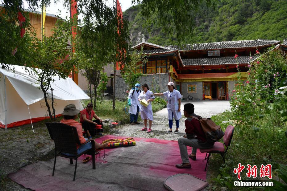 四川省九寨溝地震から3日目、著々と進む防疫対策