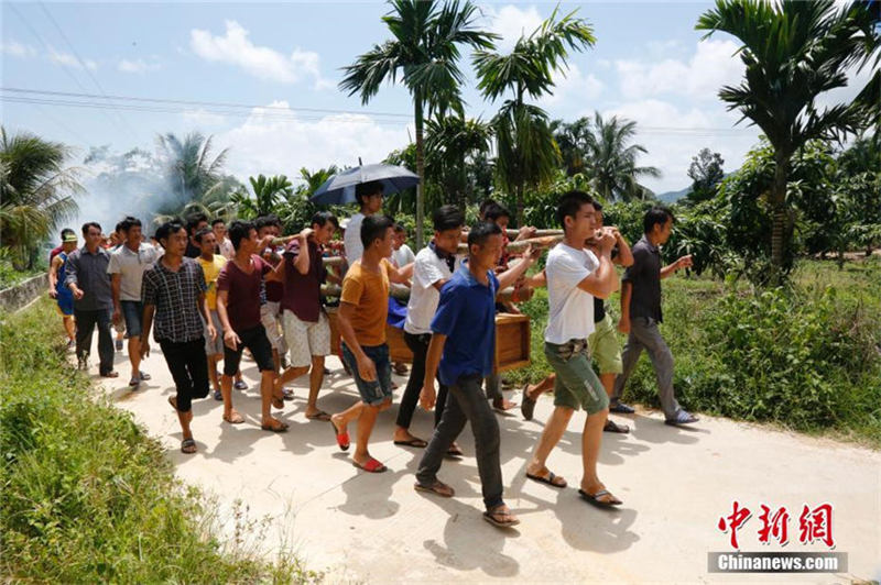 日本政府提訴の元「慰安婦」最後の1人、黃有良氏の葬儀が行われる