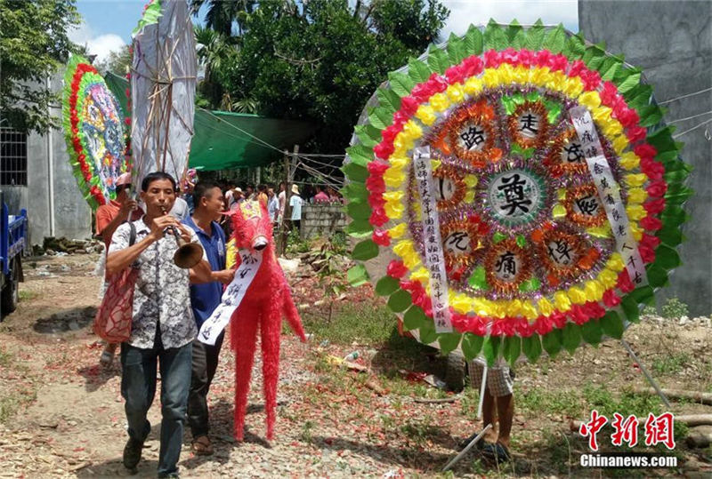 日本政府提訴の元「慰安婦」最後の1人、黃有良氏の葬儀が行われる