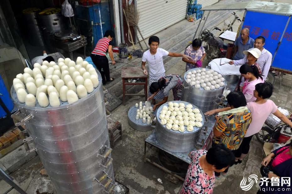 90後の夫婦、饅頭店経営で月収30萬円越え　山東省