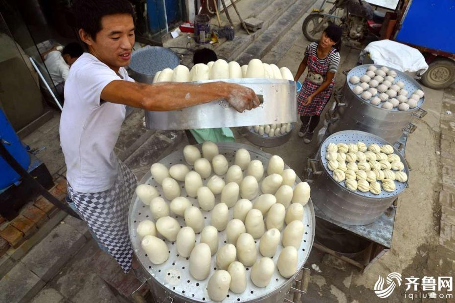 90後の夫婦、饅頭店経営で月収30萬円越え　山東省
