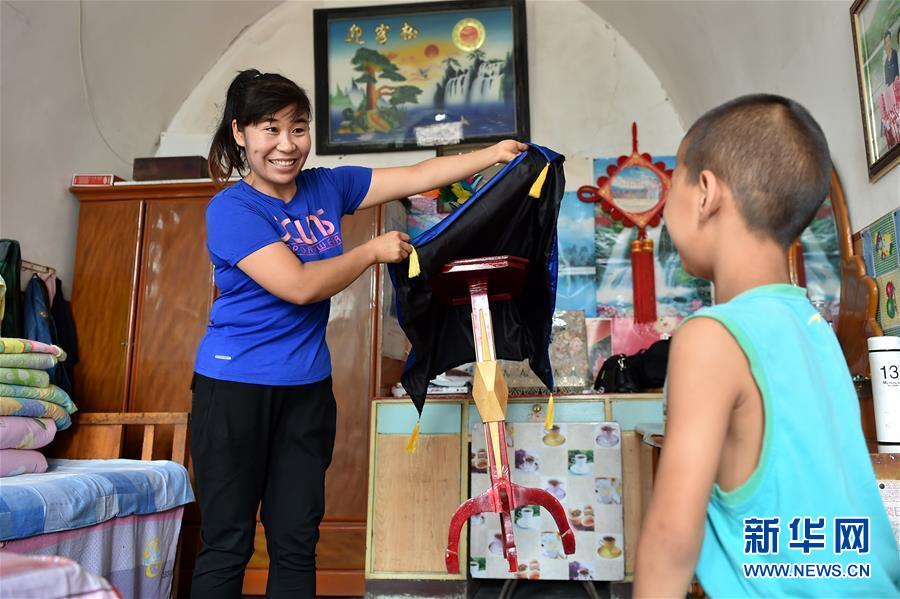 太行山麓のマジック村　マジシャンは200人以上　山西省
