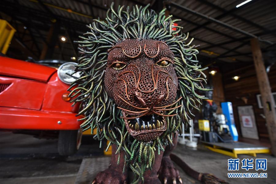 廃棄された銅や鉄がアート作品に！　タイで話題の「ロボットの家」