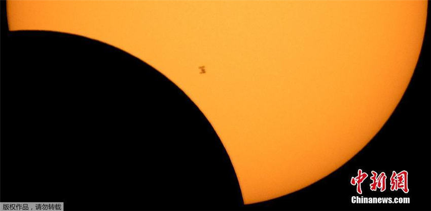 100年に1度の「皆既日食」が北米大陸を橫斷　米國