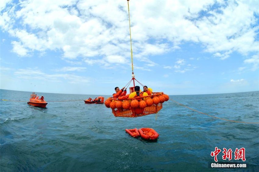 中國と歐州の宇宙飛行士、海上救助訓練を?qū)g施