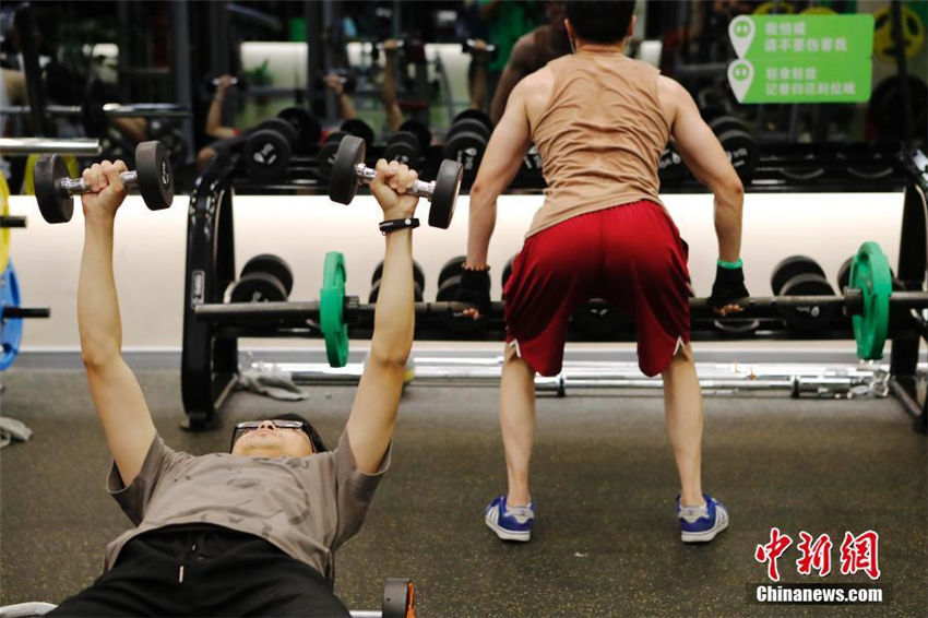 24時(shí)間営業(yè)のジムで、夜間トレーニングブーム到來(lái)　上海市