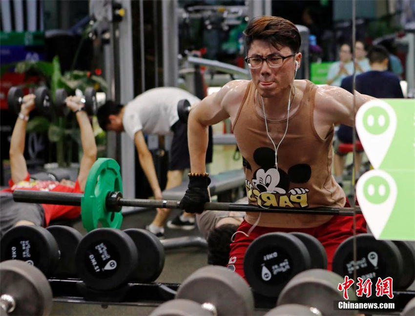 24時(shí)間営業(yè)のジムで、夜間トレーニングブーム到來　上海市