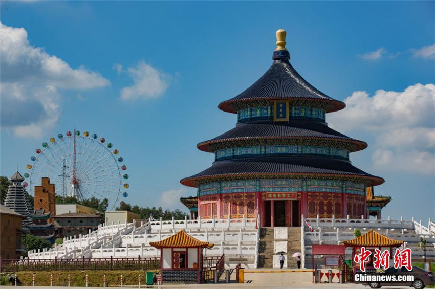 安徽省の農(nóng)地の真ん中に「スフィンクス」や「パルテノン神殿」が出現(xiàn)