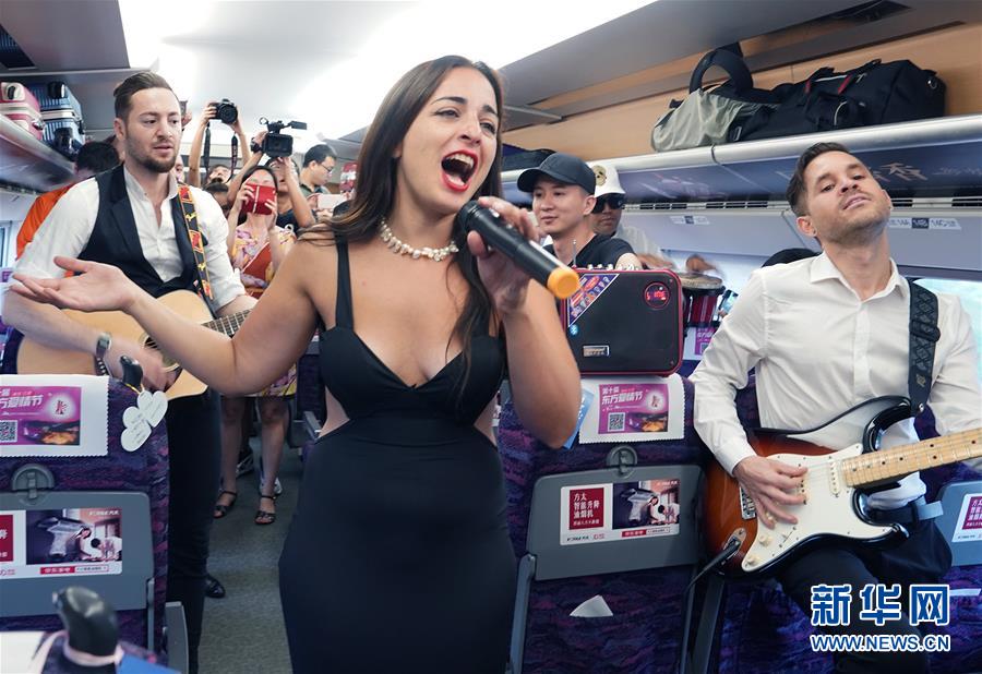 上海市鉄道局初の七夕向けの特別車両を運(yùn)行