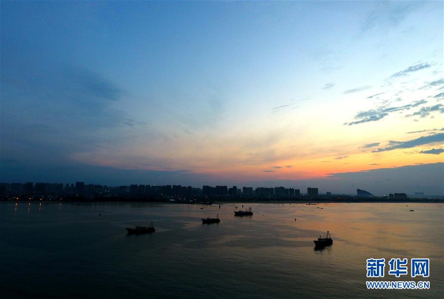 広西に臺風(fēng)14號接近で、天気が短時間にめまぐるしく変化