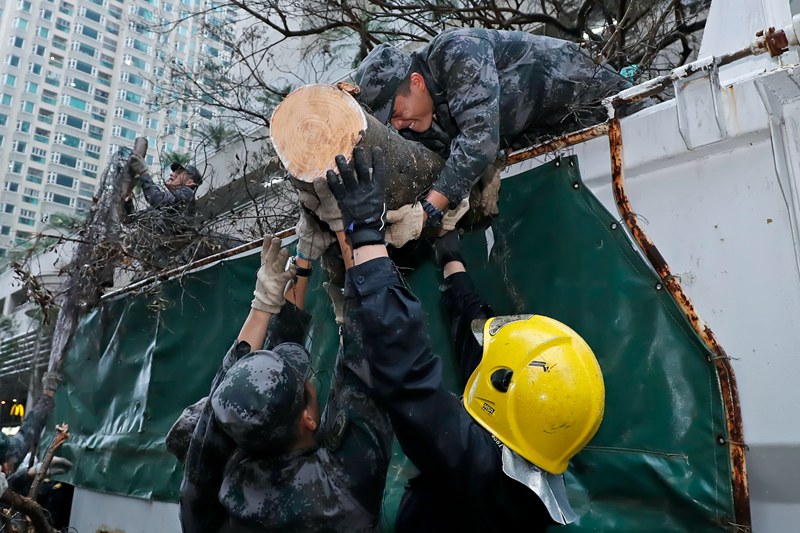 解放軍駐マカオ部隊(duì)、特區(qū)災(zāi)害救助活動(dòng)に初出動(dòng)　高い評(píng)価受ける