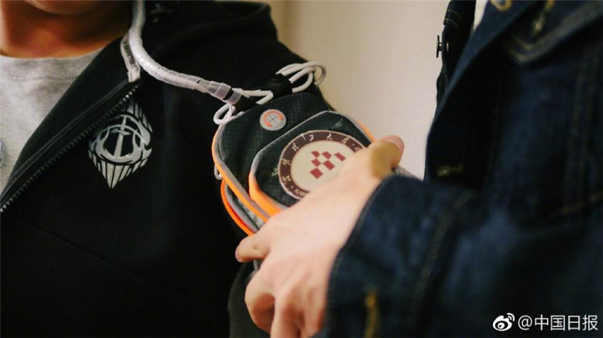 中國の大學(xué)生、視覚障害者用スマートデバイスを開発