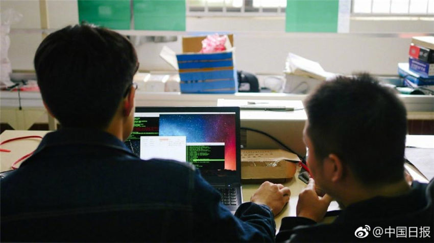 中國(guó)の大學(xué)生、視覚障害者用スマートデバイスを開発