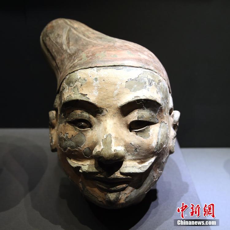 兵馬俑の彩色に人工的に作られた「藍色」と「紫色」を発見