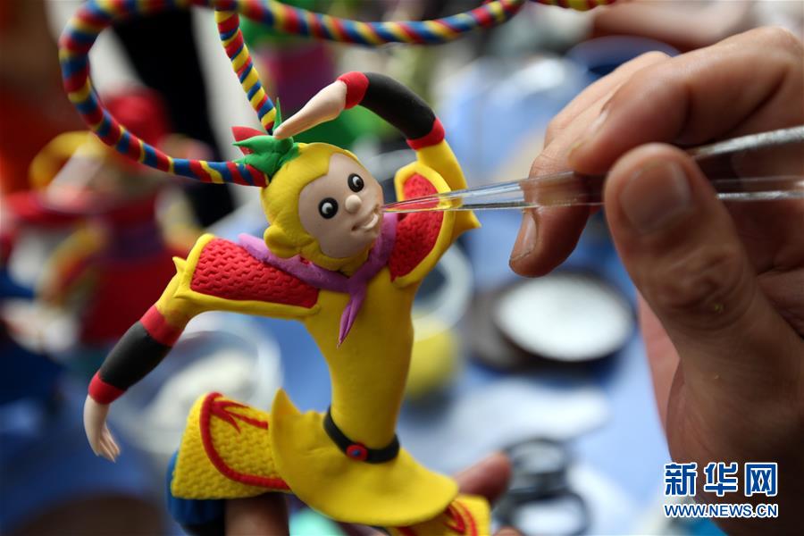 民間蕓人たちが「絶技」競(jìng)う　山東省棗莊