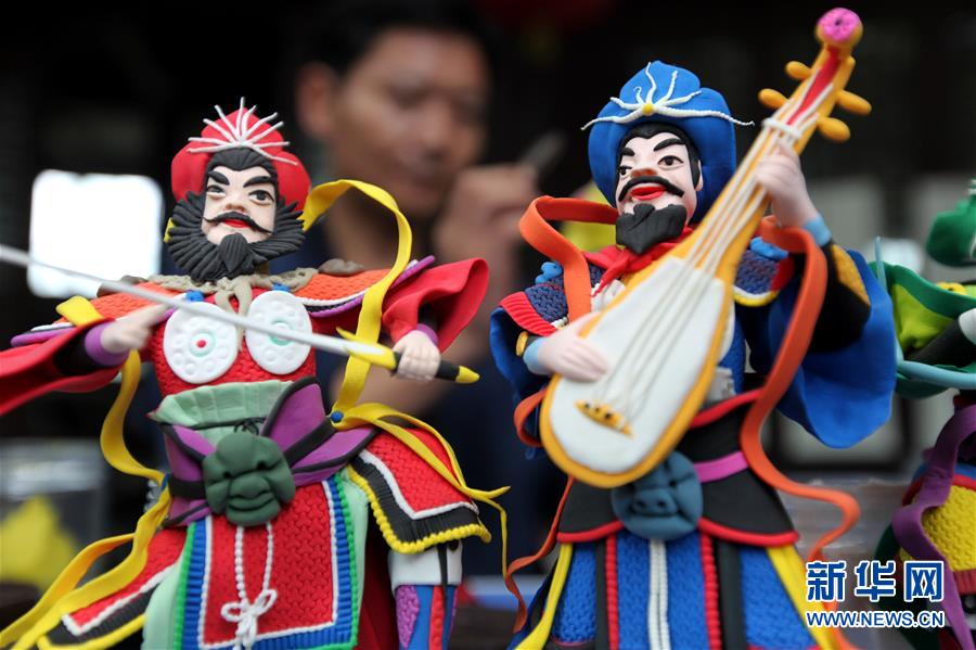 民間蕓人たちが「絶技」競う　山東省棗莊