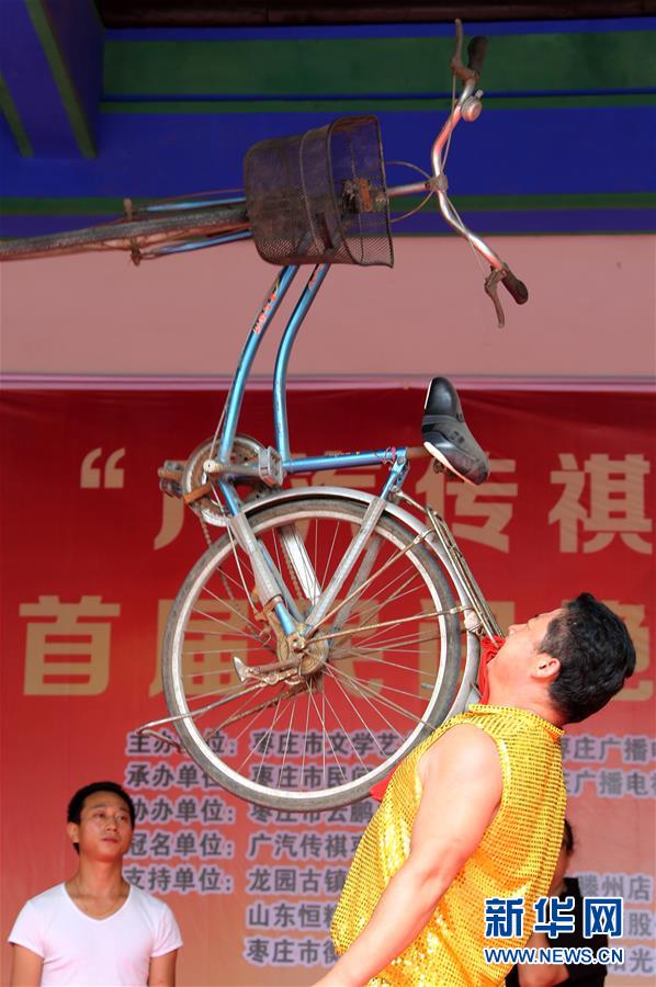 民間蕓人たちが「絶技」競う　山東省棗莊