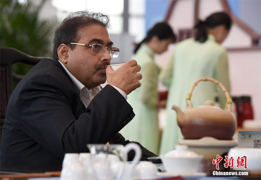 BRICS會議のメディアセンターで「BRICSな茶會」　廈門市